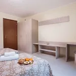 Sanny-grande B Sleeps 8 With Pool By Italian Apartman Ossuccio