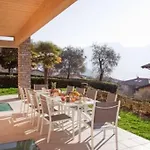 Sanny-grande B Sleeps 8 With Pool By Italian Apartman *