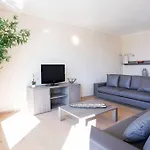 Sanny-grande B Sleeps 8 With Pool By Italian Apartman Ossuccio