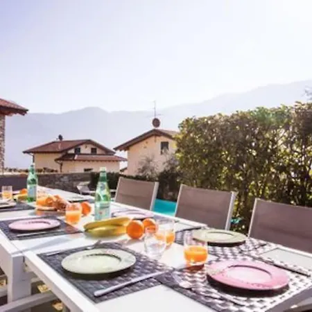 Sanny-grande B Sleeps 8 With Pool By Italian * オッスッチョ