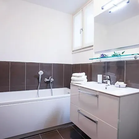 Sanny-grande B Sleeps 8 With Pool By Italian Apartment *