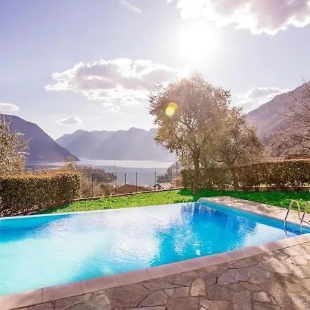 Sanny-grande B Sleeps 8 With Pool By Italian * オッスッチョ