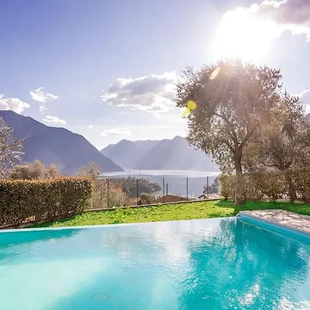 Sanny-grande B Sleeps 8 With Pool By Italian * オッスッチョ