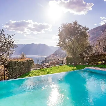 Sanny-grande B Sleeps 8 With Pool By Italian アパート *