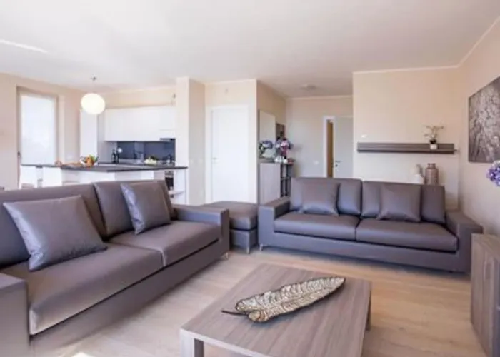 Sanny-grande B Sleeps 8 With Pool By Italian 오수키오