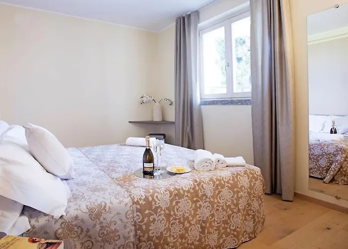 Sanny-grande B Sleeps 8 With Pool By Italian 아파트 *