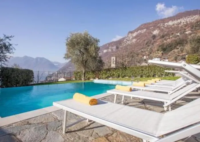 아파트 Sanny-grande B Sleeps 8 With Pool By Italian 오수키오
